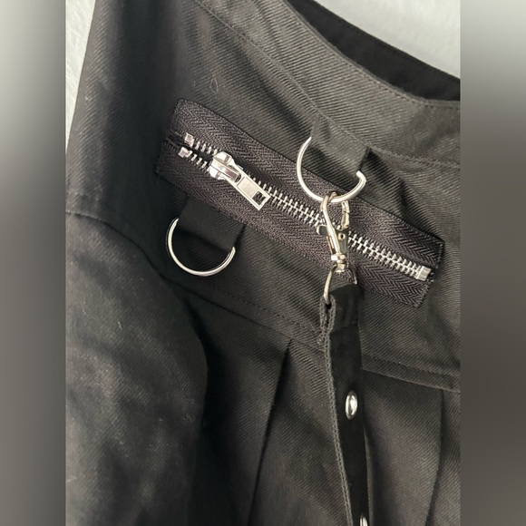 Social Collision | Hot Topic | Black Skirt | Grommet Straps | XL 🖤🕸️ - Picture 9 of 9
